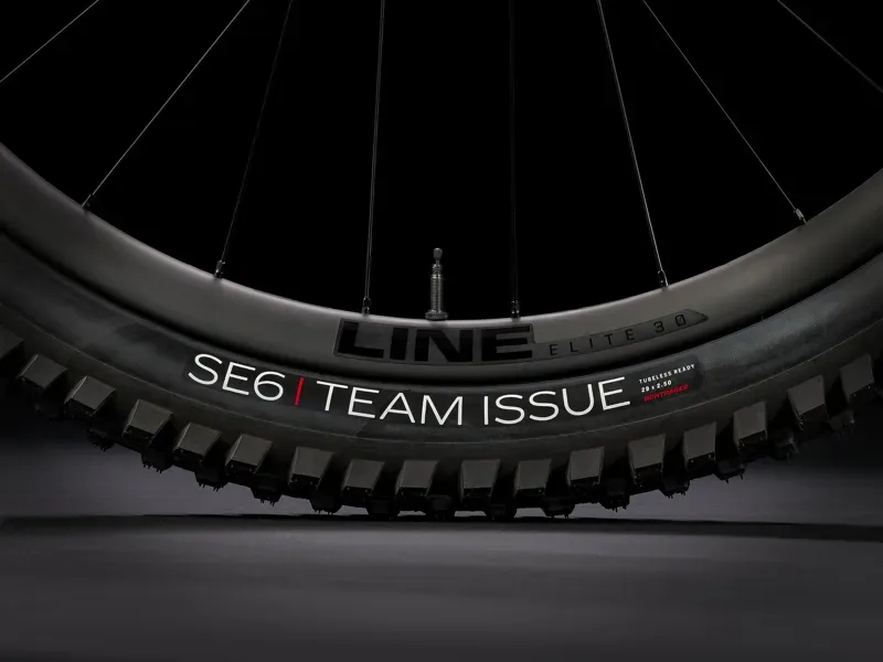 Trek Slash 9.8 XT Enduro Mountain Bike in Argent Drizzle-1