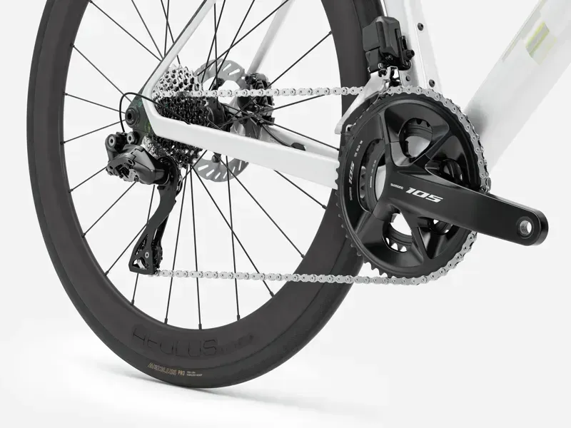 Trek Madone SL 6 Gen 8 Road Bike in Gloss Crystal White/Matte Deep Smoke-5